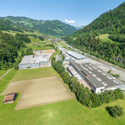 Industriezone Fideris-Jenaz als Luftaufnahme